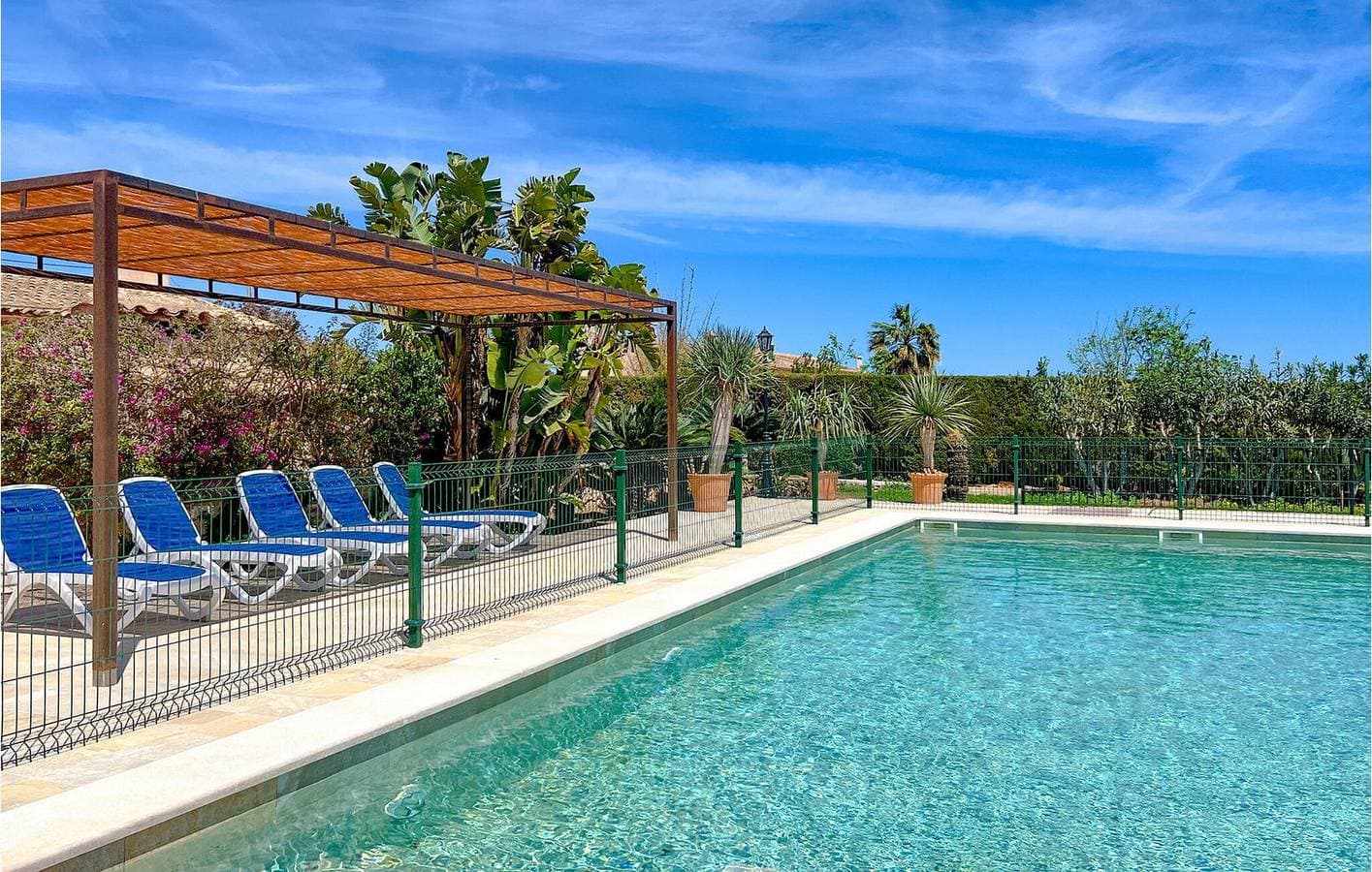 Foto 6 von 43: Sonniger Rückzugsort mit Pool und Terrasse in s'Horta