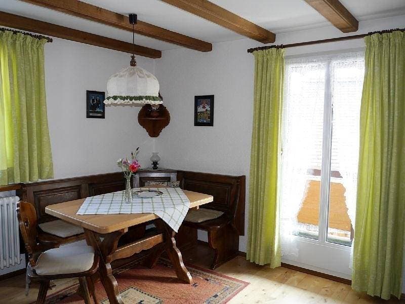 Foto 3 von 10: Fw6 Ferienwohnung Sicht zur Dorf Mitte, Luft Loved Appartement Loved Appartement
