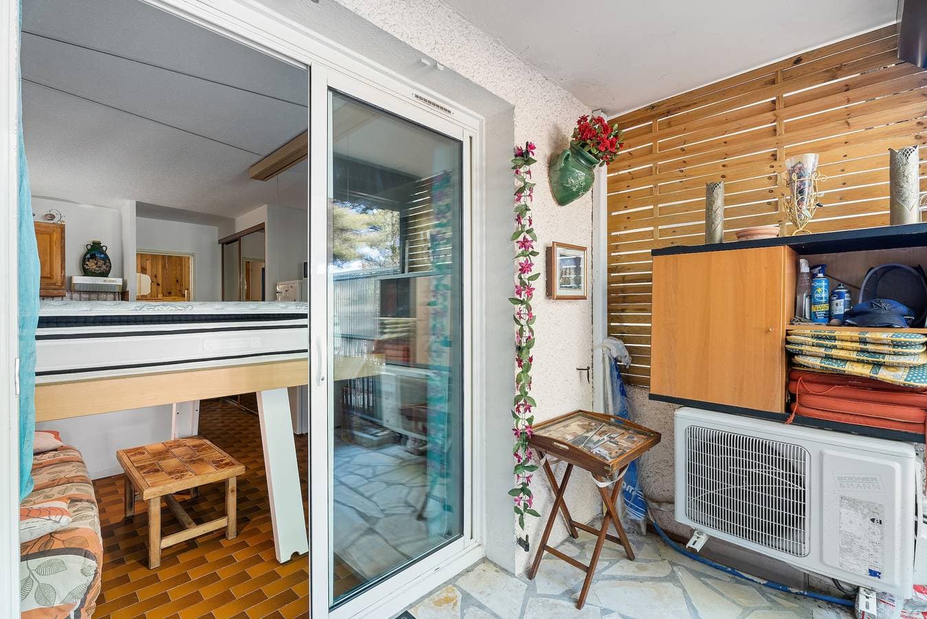 Foto 4 von 14: Ferienwohnung 'Beau Studio St Cyr Sur Mer' mit Meerblick, privater Terrasse und Klimaanlage