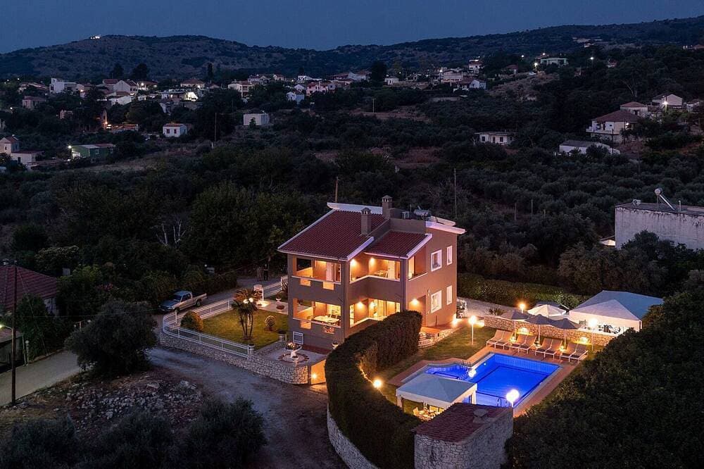 Foto 10 von 30: Villa Clio, with Mountain view