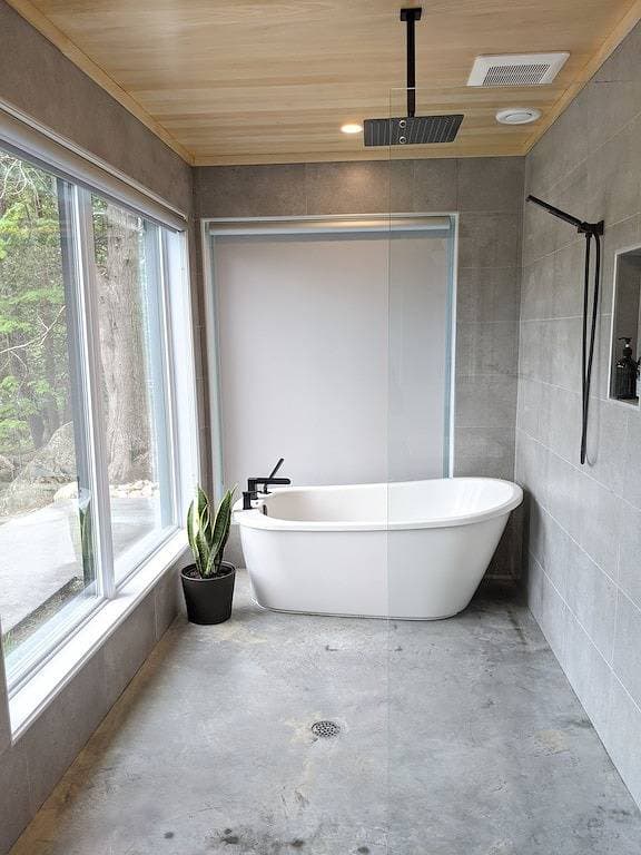 Le Riverain. Riverfront Modern Cottage. 1