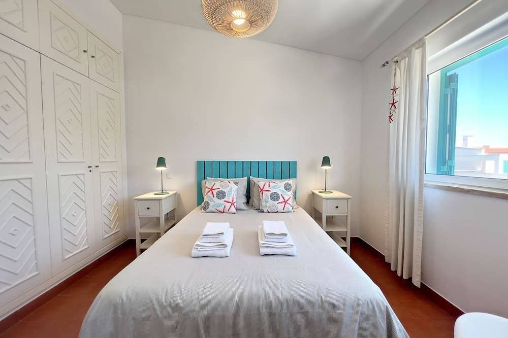Foto 2 von 30: Casa da Prainha - 2 Bdr/ 200m to the beach/ 3 pools/ Sports friendly