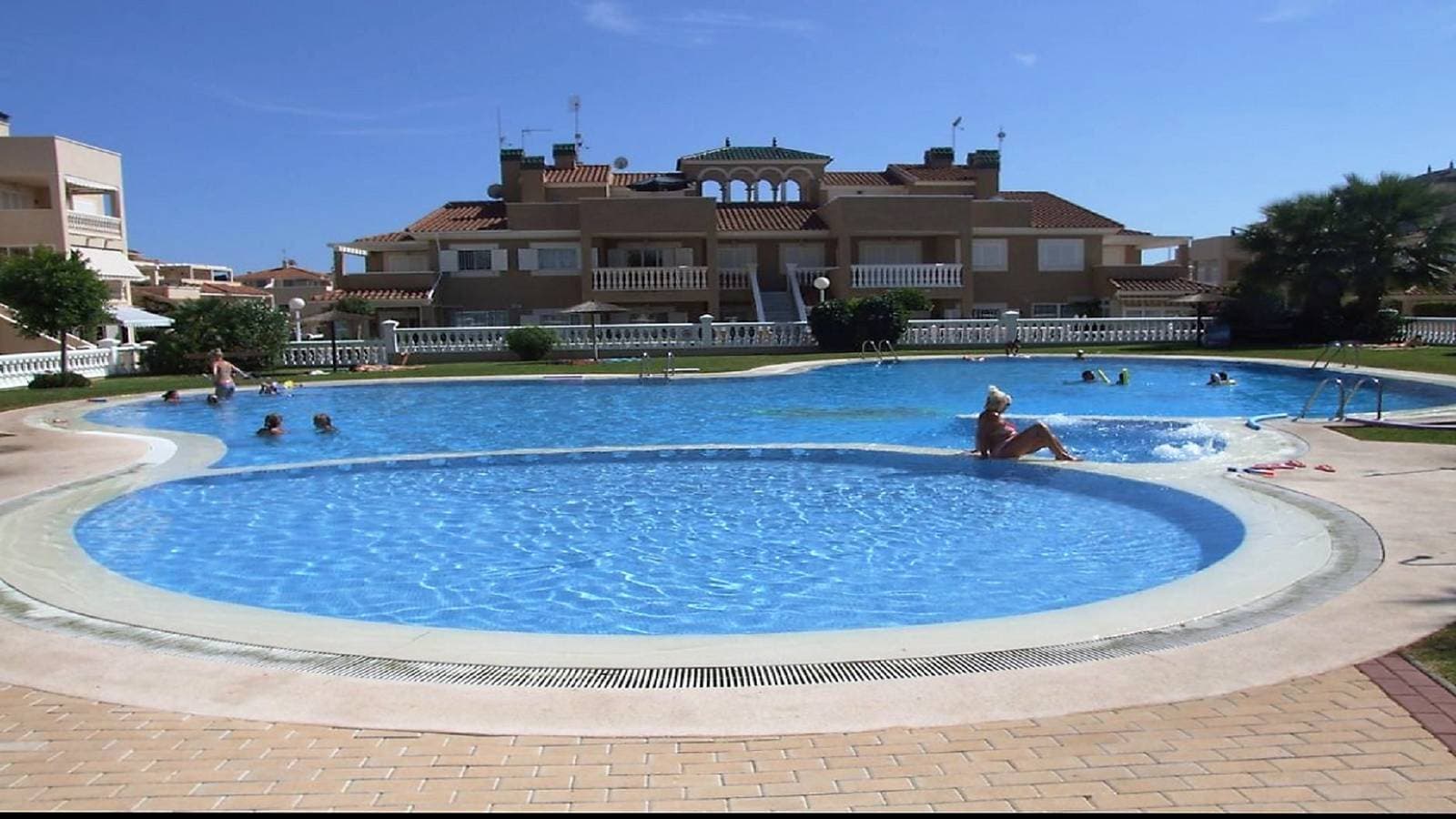 Foto 6 von 8: Ferienwohnung für 4 Personen mit Pool