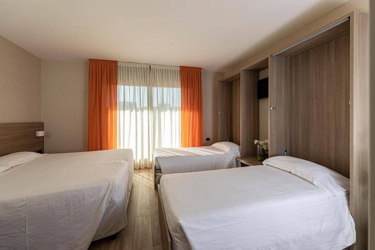 Foto 13 von 13: Standard Quadruple Room
