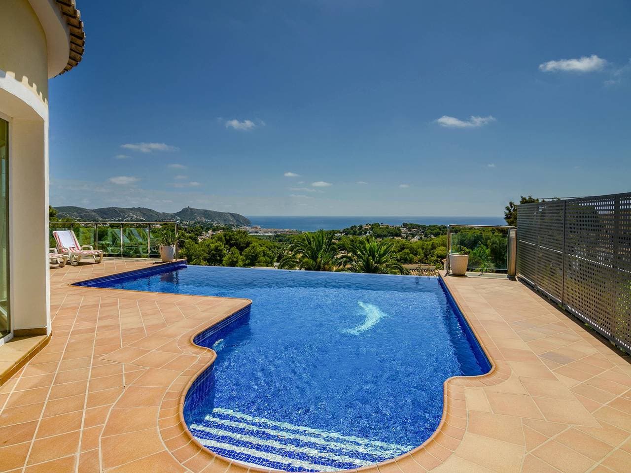 Foto 13 von 82: Villa in Moraira mit Pool am Strand