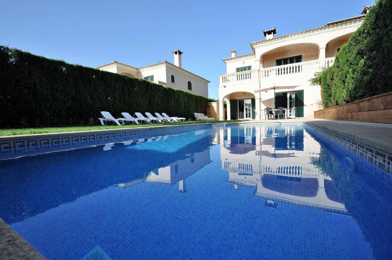 Villa with private pool and garden closed to beach 1