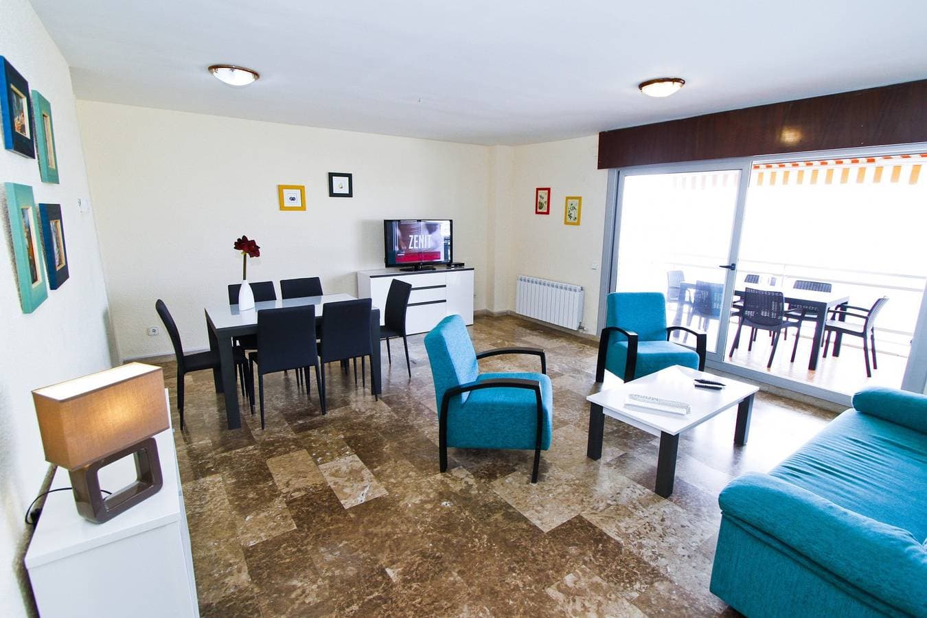 Foto 3 von 28: Ferienwohnung für 6 Personen mit Balkon