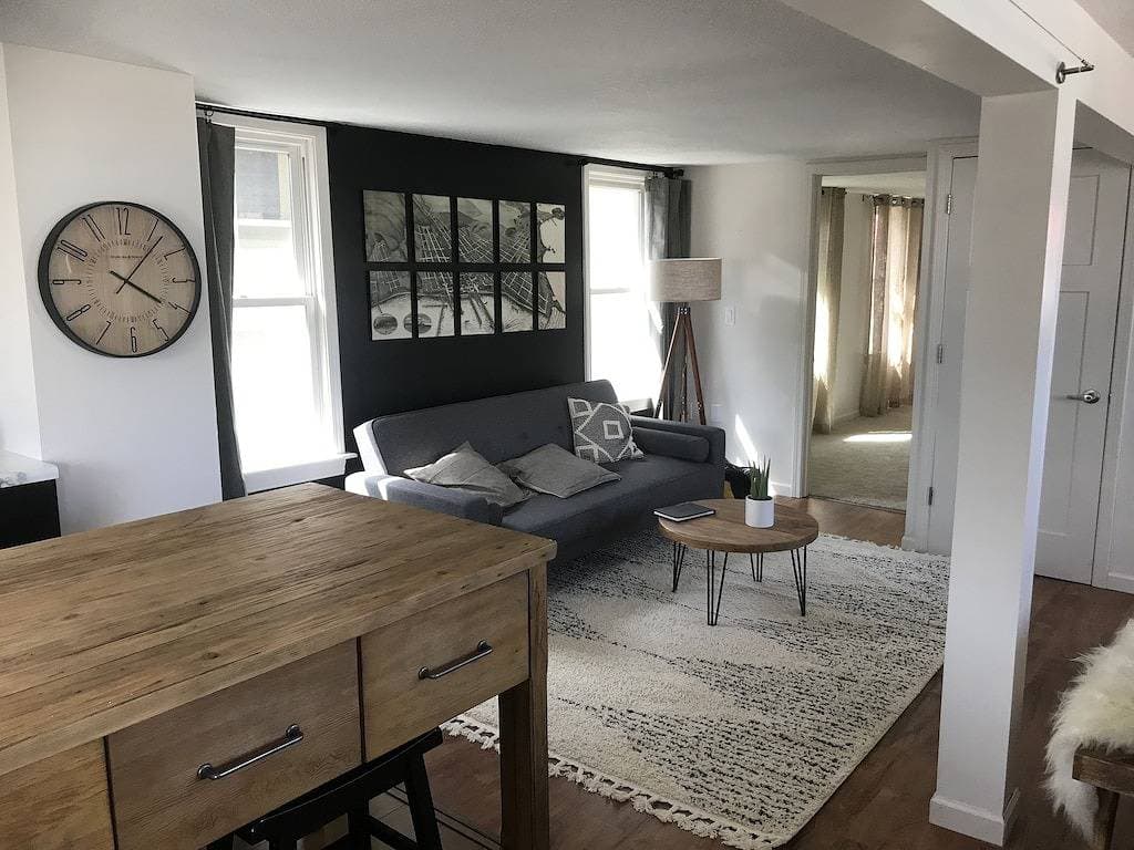 Neu renovierte geräumige Innenstadt Apt Blocks vom Lake Superior entfernt 1