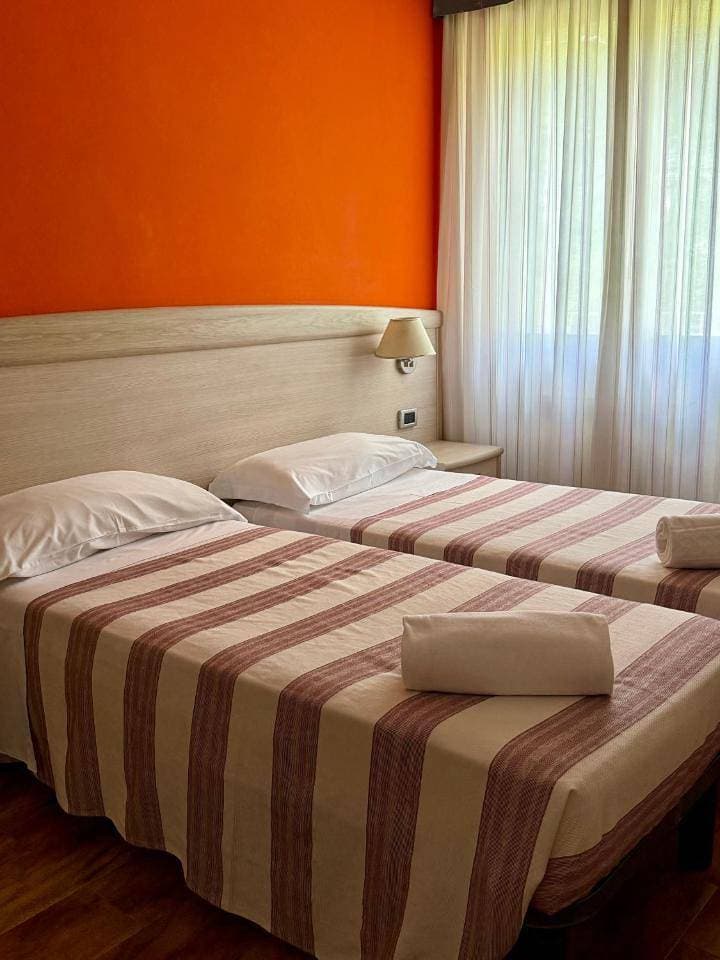 Foto 10 von 18: Triple Room with Mountain View