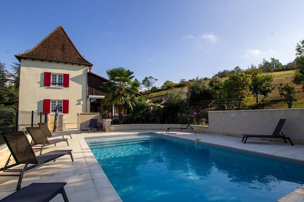 Charmante maison avec piscine, jardin de 3500m², salle de sport et cheminée à Villamblard 1