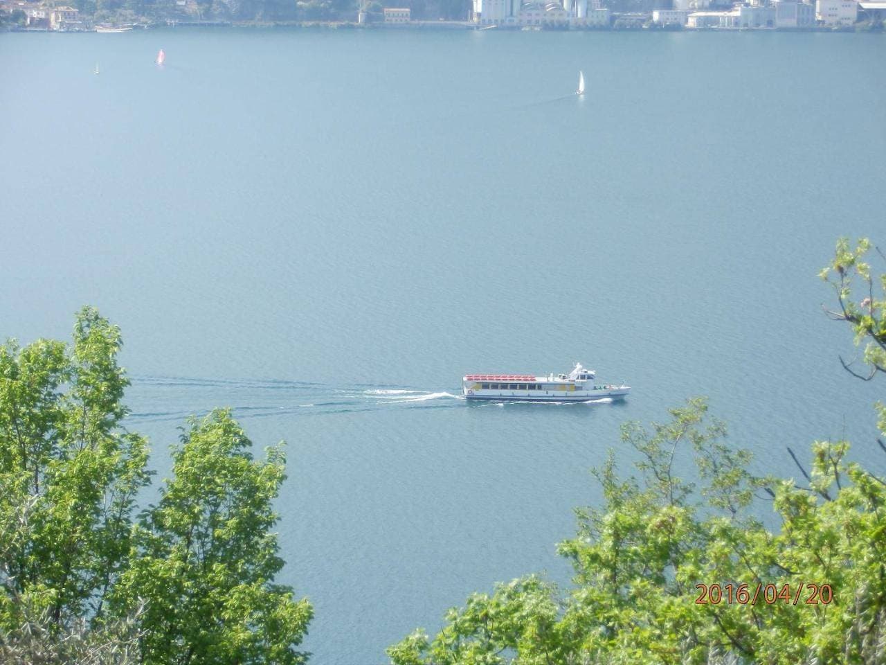 Foto 12 von 35: Apartment with Lake View