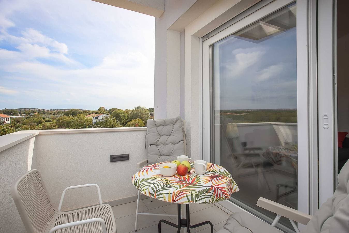 Foto 8 von 21: Lana Luxe - One Bedroom Apartment with Balcony
