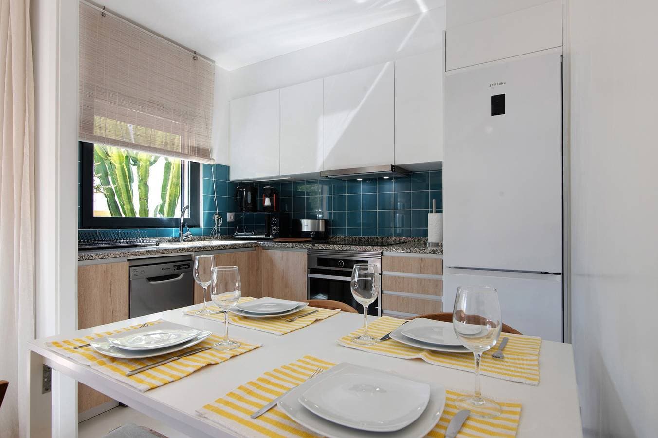 Foto 7 von 31: Ferienhaus 'Rooftop Retreat' mit Meerblick, Wi-Fi und Klimaanlage