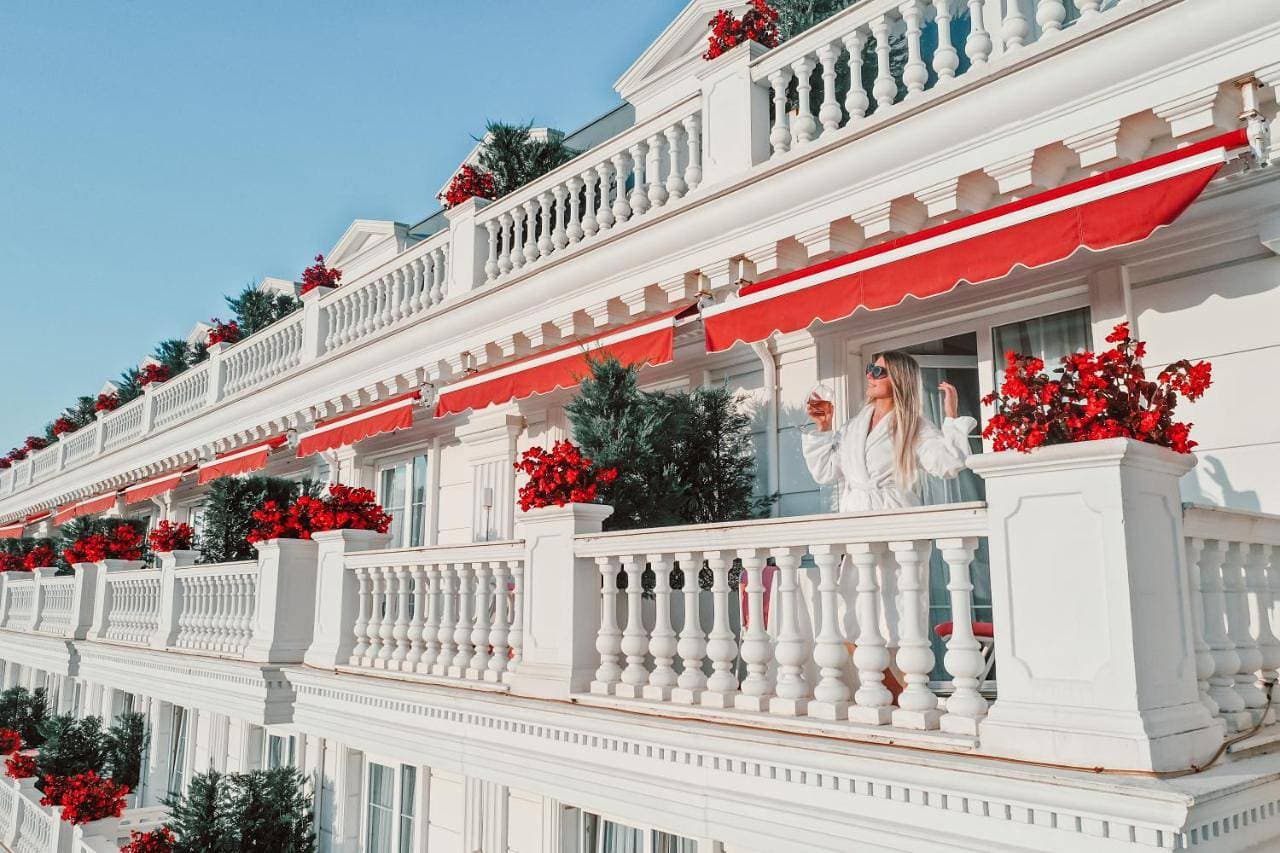 Flower Hotels & Resorts 1