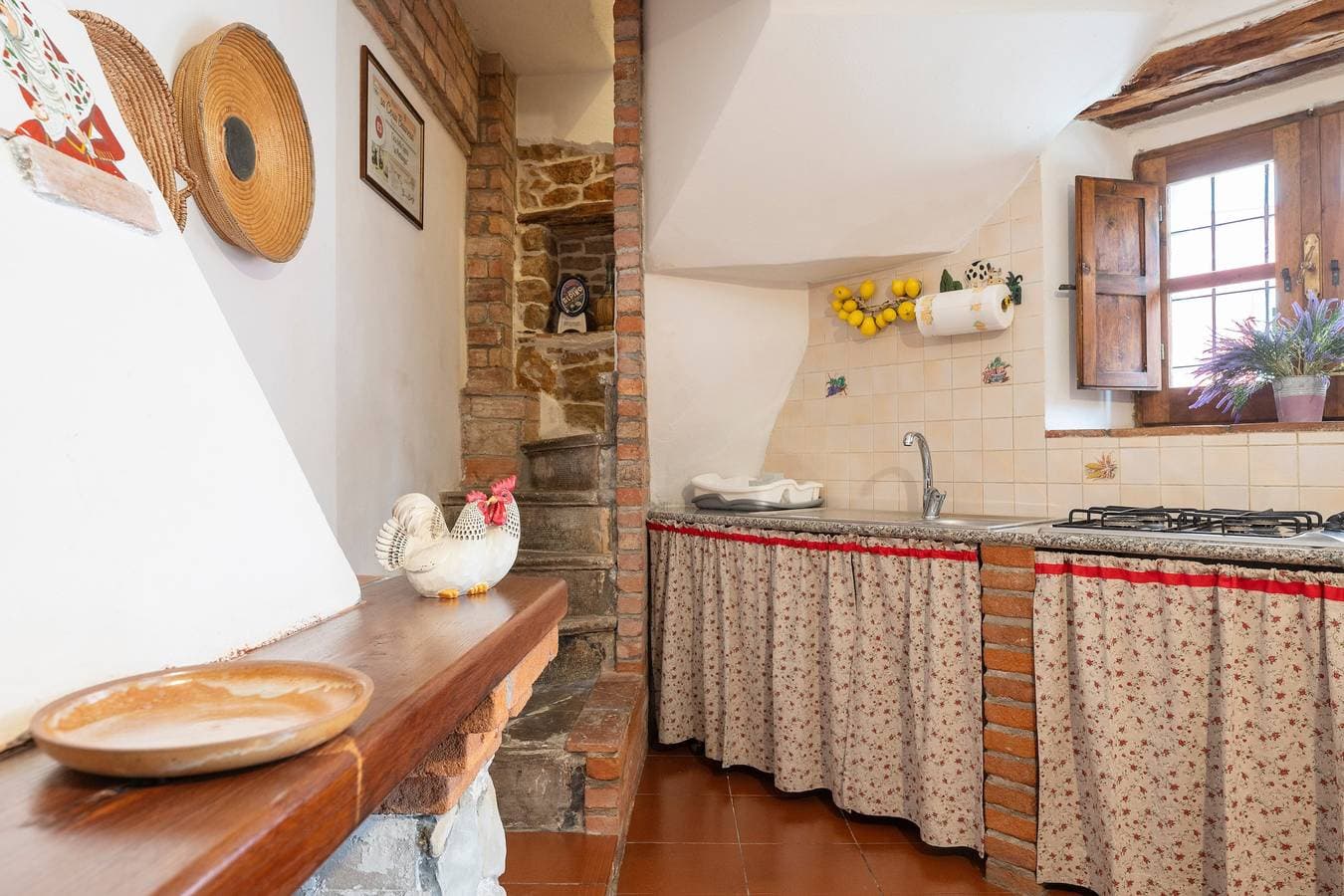 Foto 4 von 22: Ferienhaus 'Il Borgo - Casa Ottocentesca' mit Bergblick, privater Terrasse und Wi-Fi