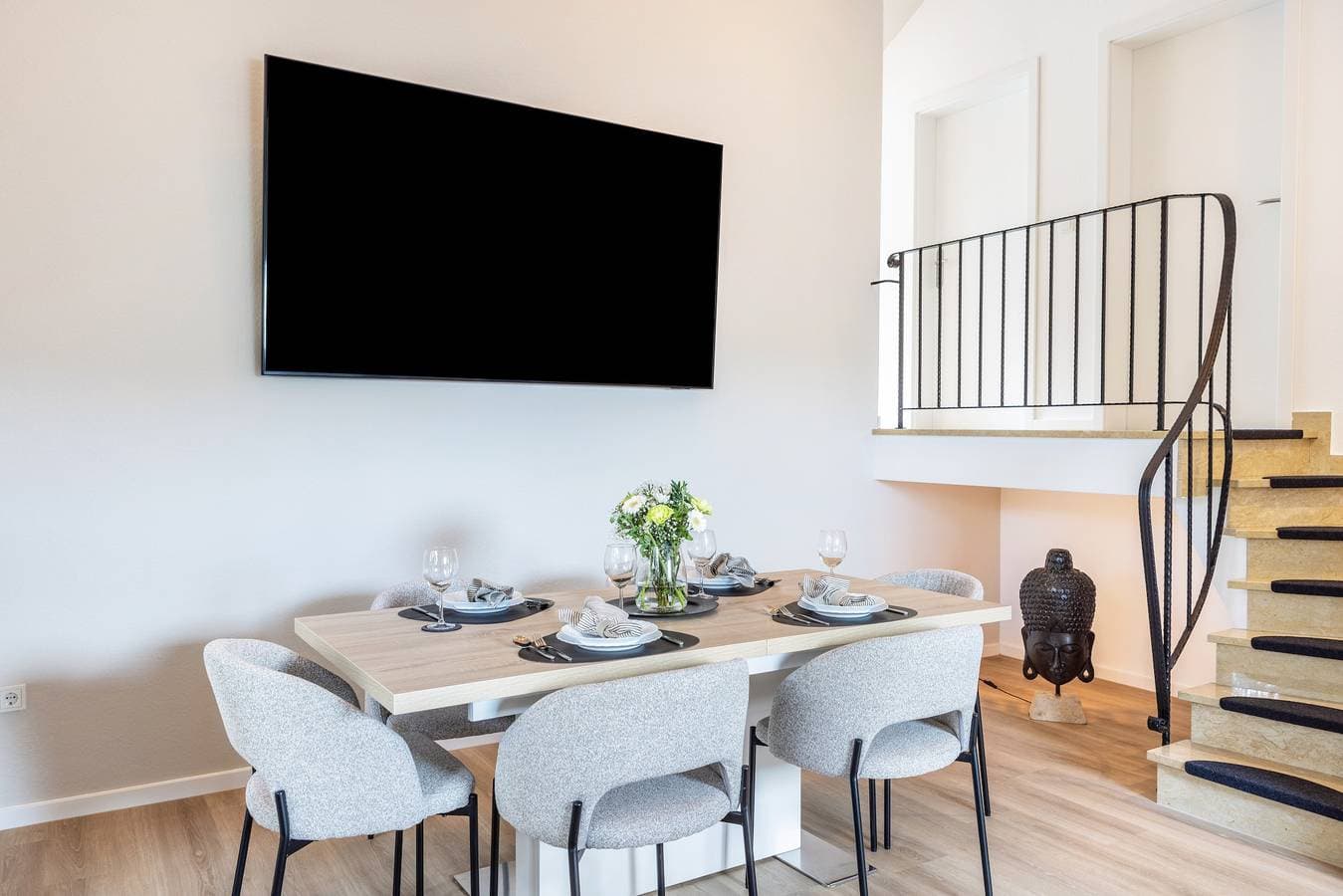 Foto 12 von 29: Ferienhaus 'Skywalk Loft Willingen inkl. Free' mit Bergblick, Balkon und WLAN