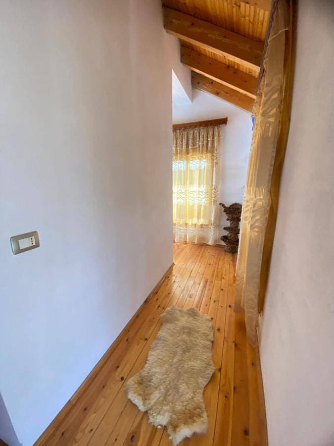 Foto 2 von 16: Family Room with Private Bathroom