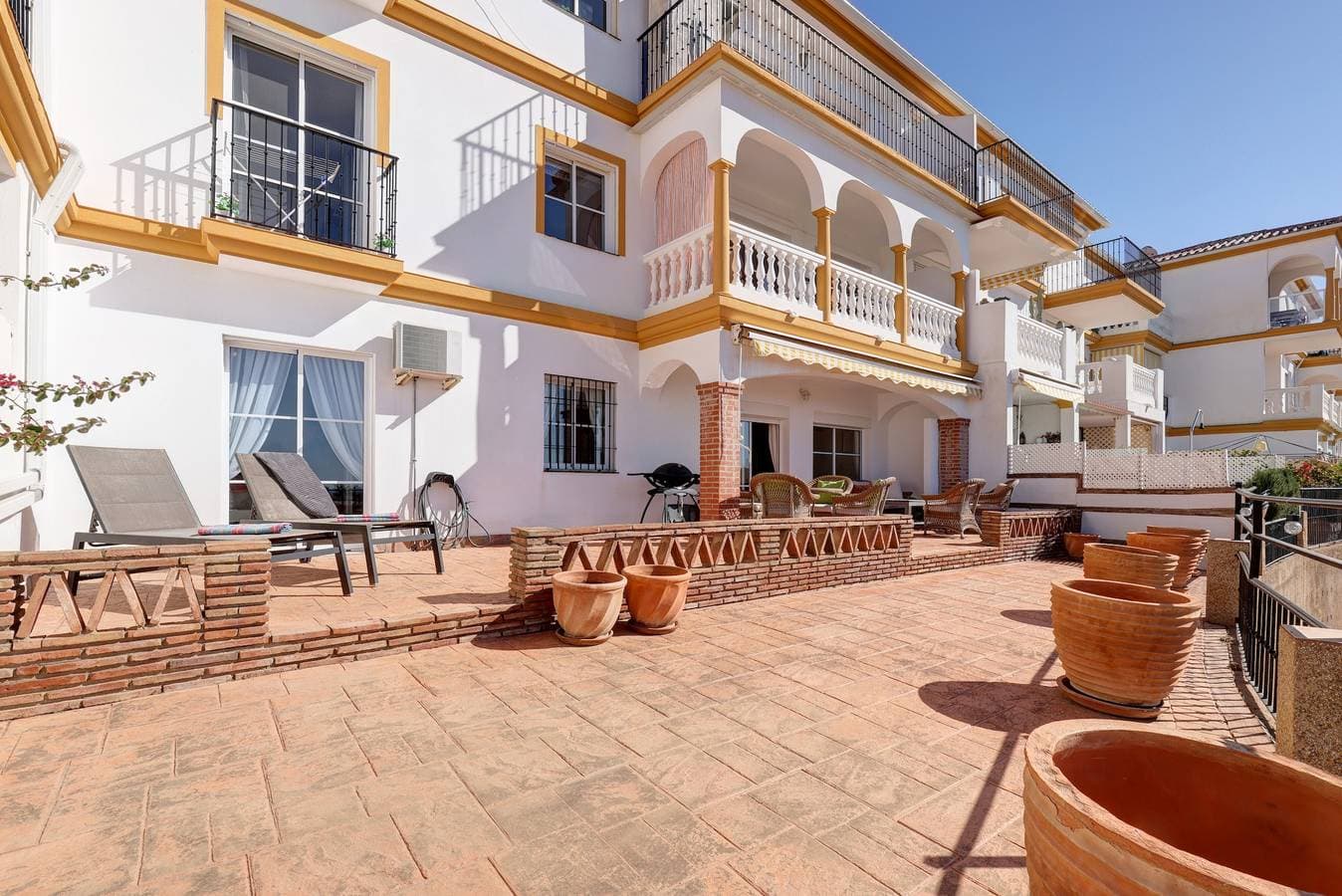 Foto 8 von 26: Ferienwohnung "Fantastischer Meerblick auf 80 qm Terrasse" mit Pool und WLAN