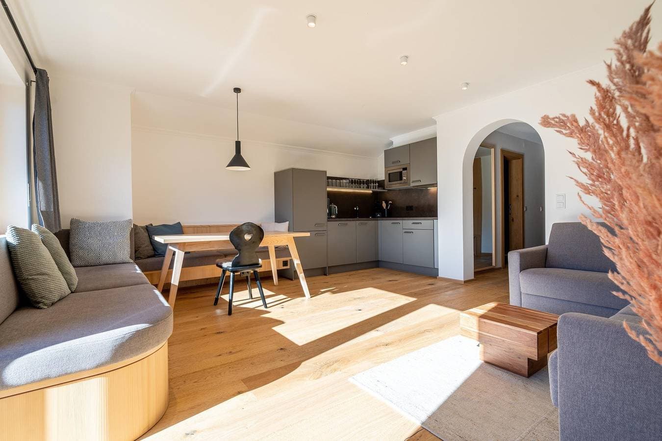 Foto 3 von 43: Appartement 4 mit 1,5 Schlafräumen und 2 Balkonen