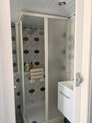 Foto 6 von 6: Double Room with Private Bathroom