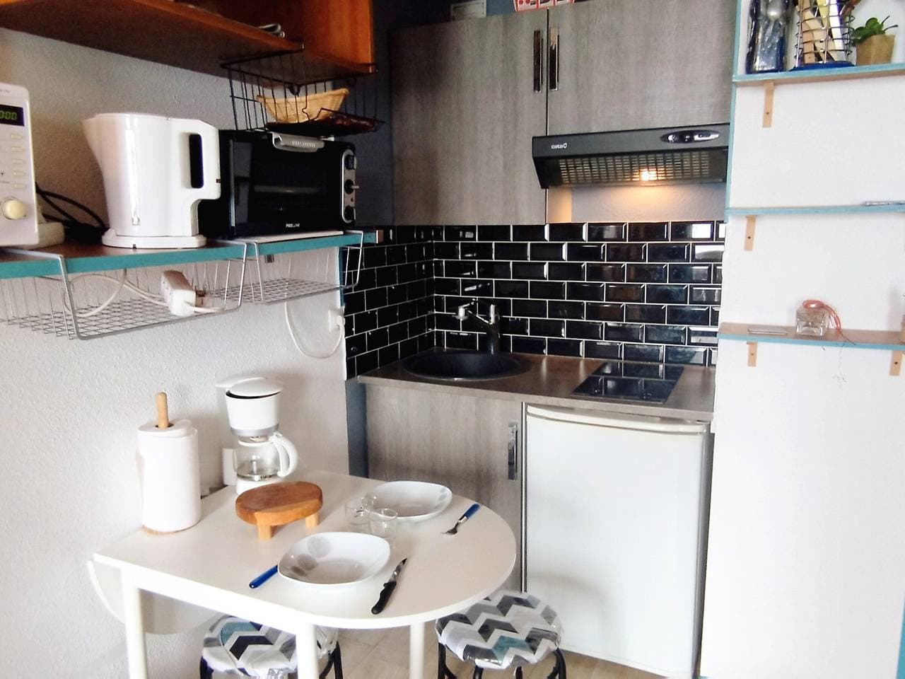 Foto 8 von 11: Renoviertes Studio nahe Zentrum, Balkon und TV