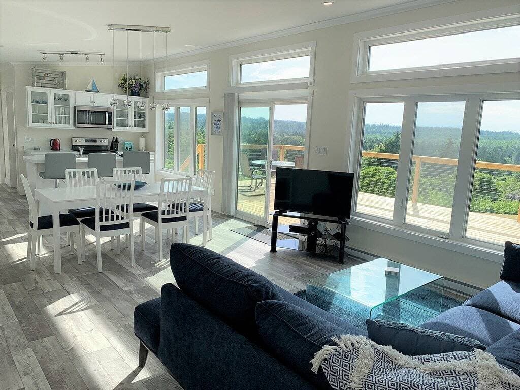 Foto 5 von 45: 3 Bdrm, Executive-Class-Haus in Colindale Beach Villas