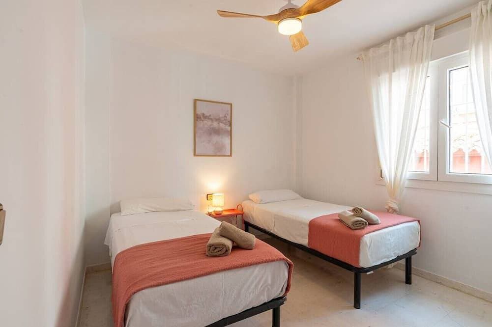 Foto 7 von 30: 13 Guest Villa 3 min Walk to Beach BBQ Cinema Perfect for Groups