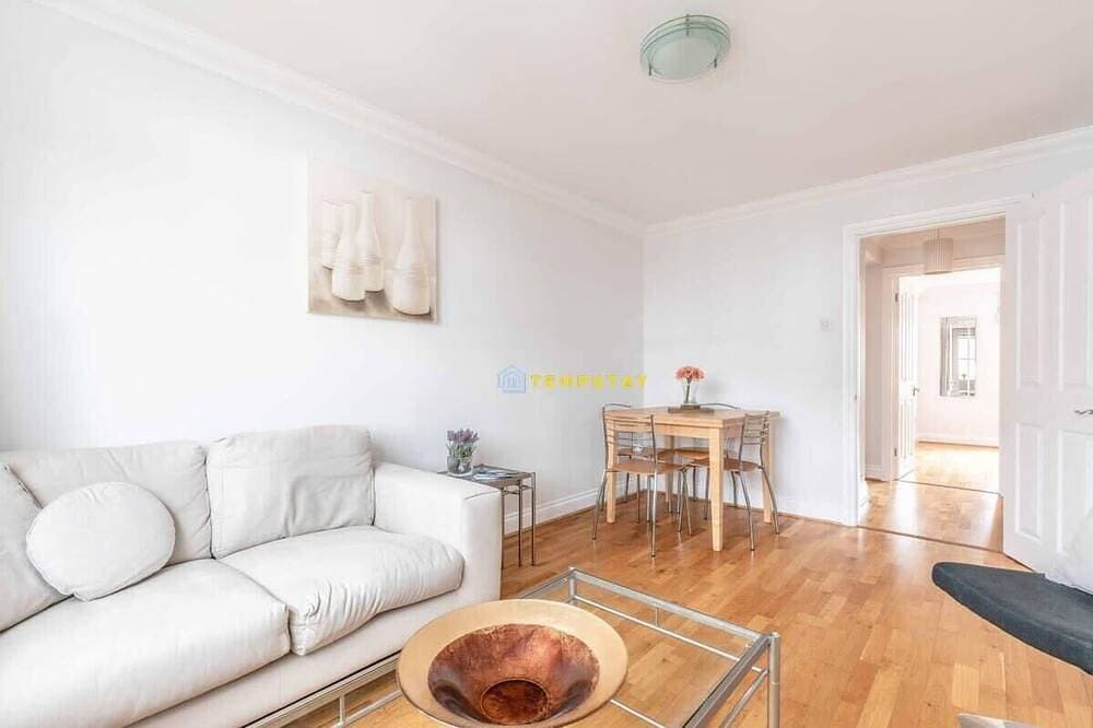 Foto 5 von 9: 2 Bed/2 Bath & Free Parking! ❤ Central Windsor ❤