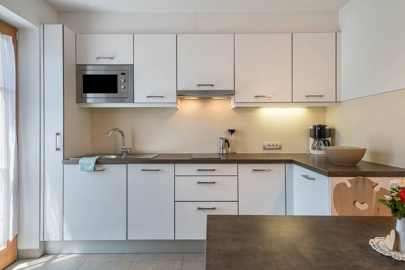 Foto 5 von 24: Ferienwohnung "Montis Moarhof Natur Apartments" mit Bergblick, Gemeinschaftsterrasse und WLAN