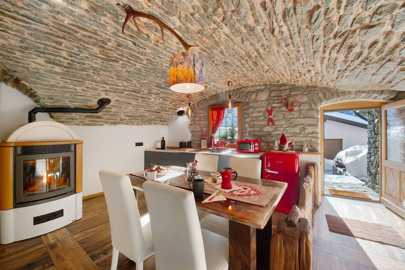 Foto 4 von 28: Ferienwohnung 'La Cachette' mit Bergblick, privater Terrasse und WLAN