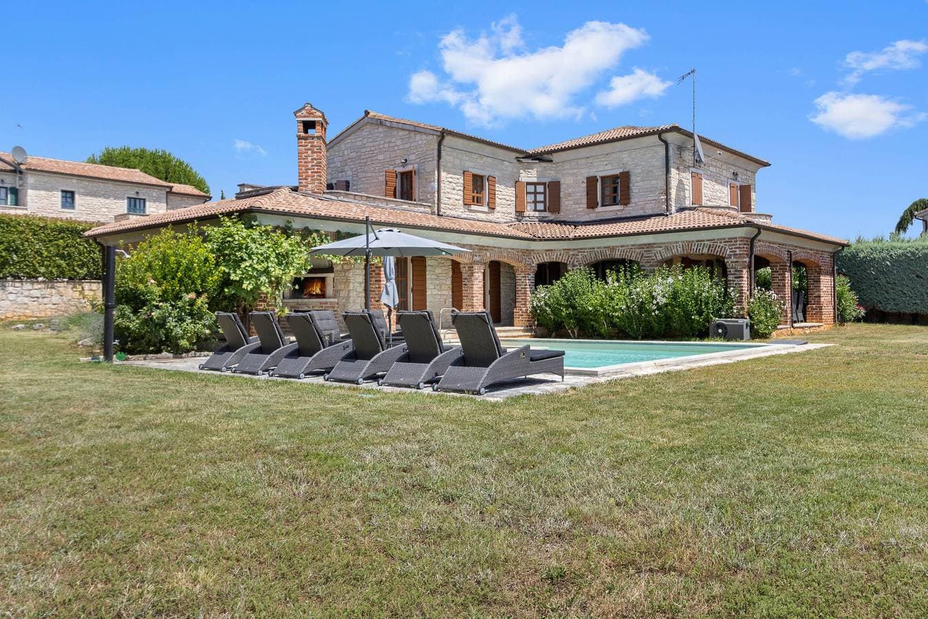 Foto 6 von 47: Luxury Villa Leoleni with heated pool