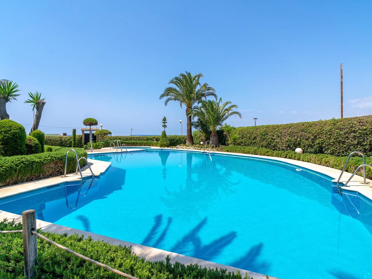 Wohnung am Strand in Nerja mit Pool und Klimaanlage 1