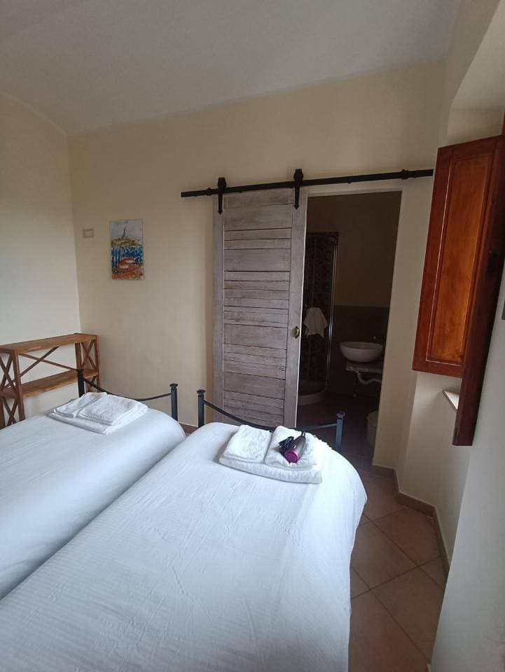 Foto 7 von 10: Small Double Room