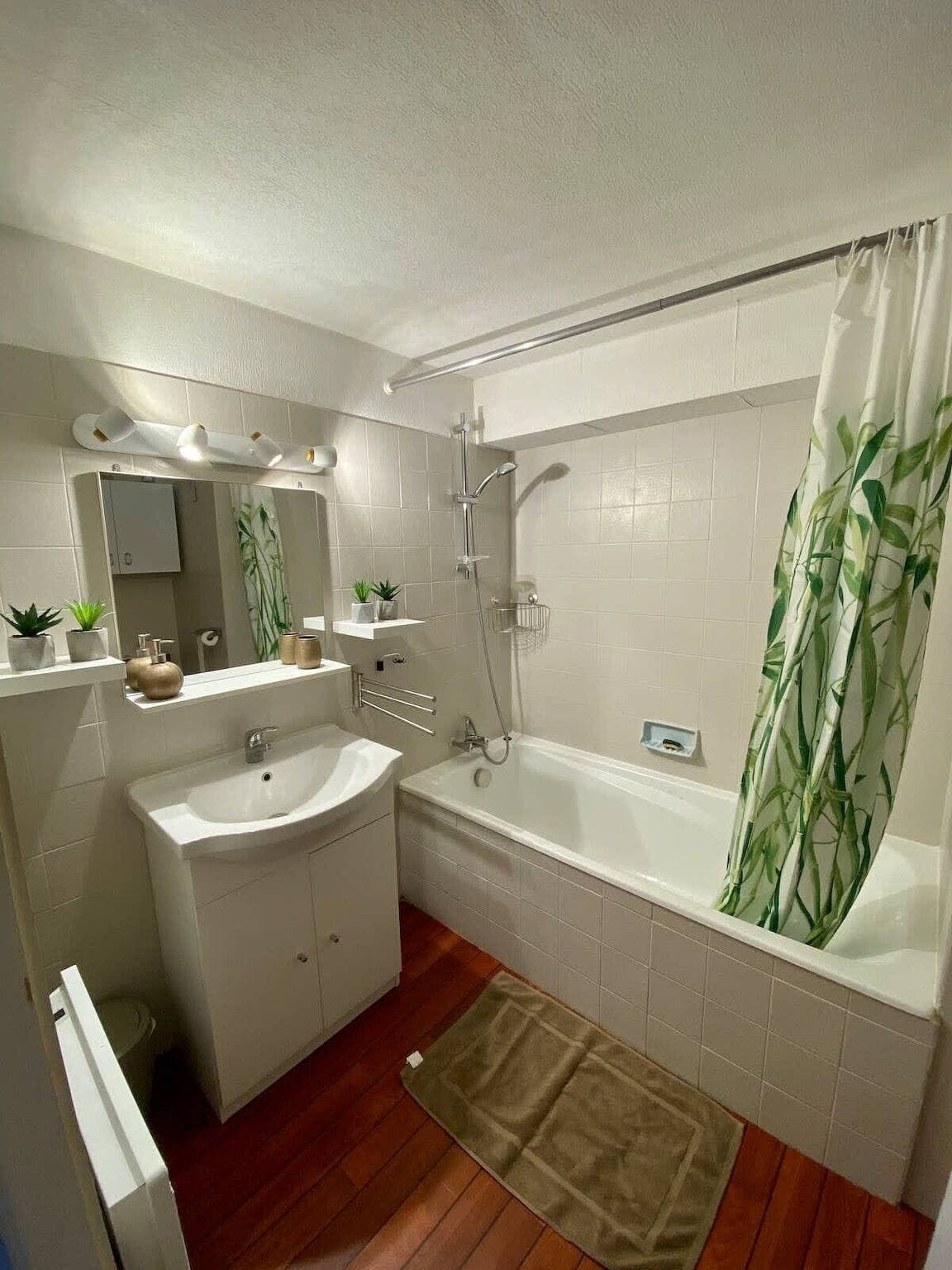 Foto 10 von 28: Ferienwohnung für 4 Personen mit Terrasse