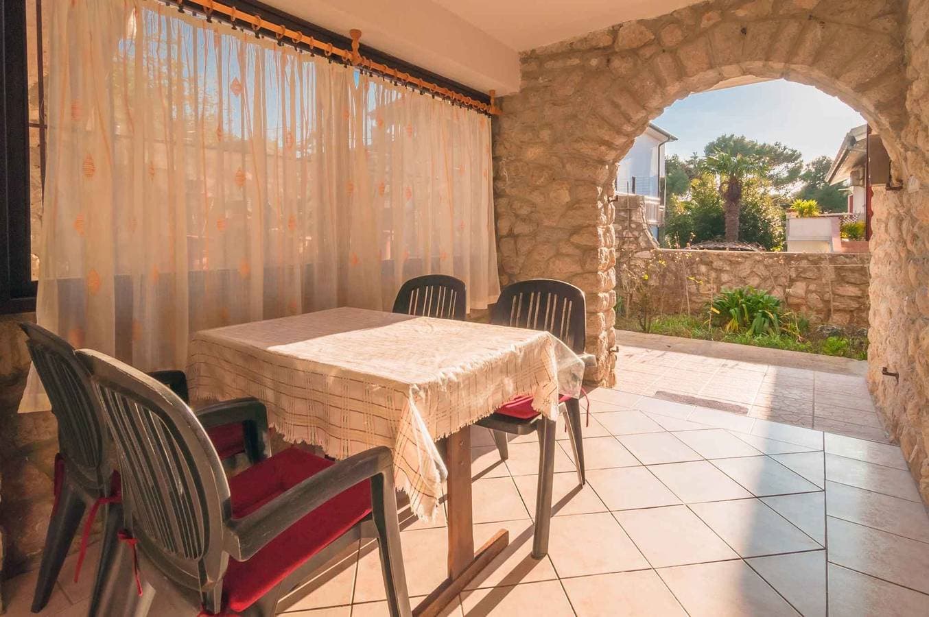 Foto 9 von 21: Ferienwohnung mit Terrasse und Internetzugang