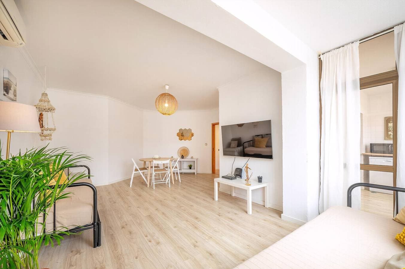Foto 12 von 31: Ferienwohnung für 4 Personen mit Terrasse