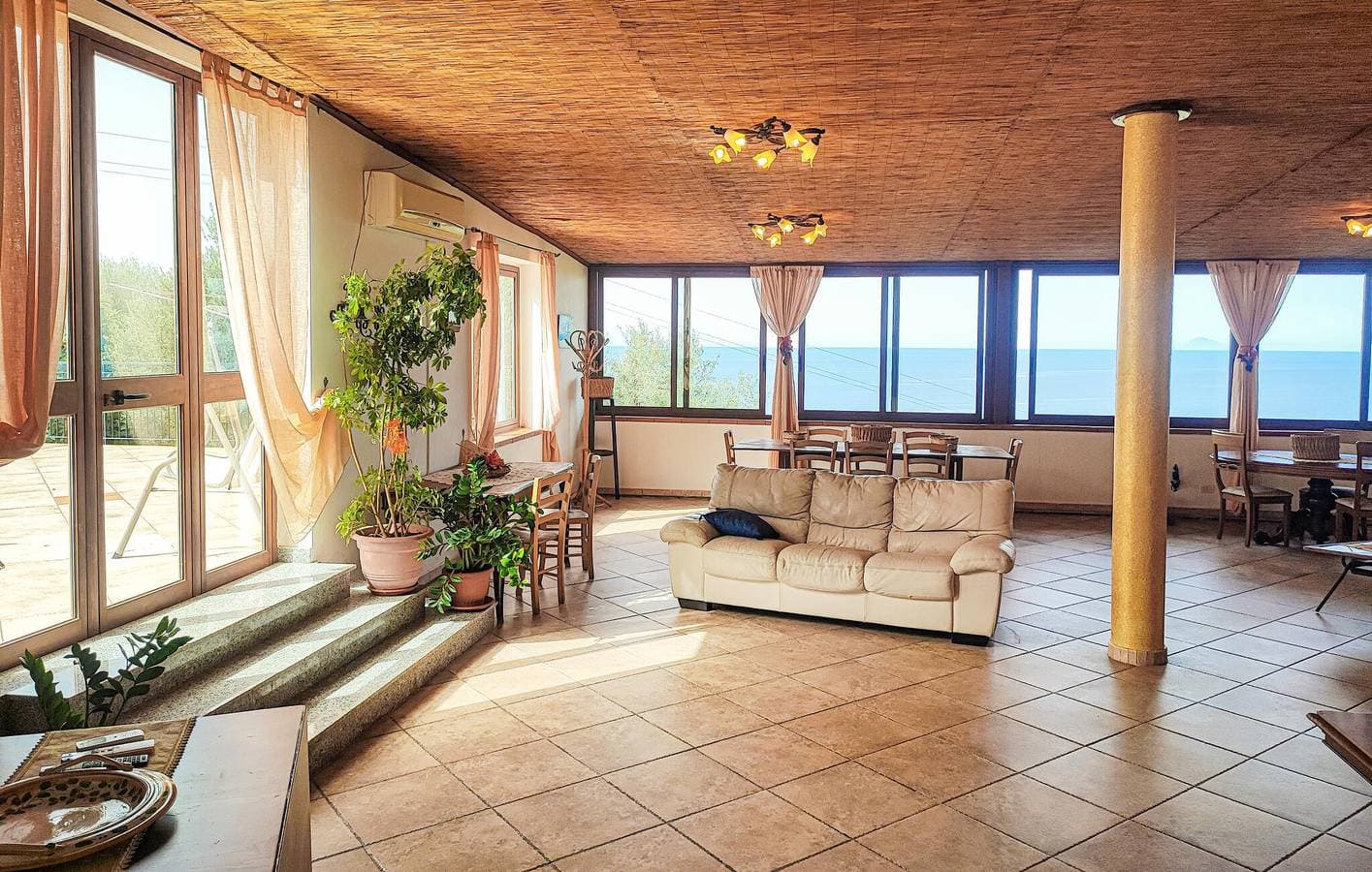 Foto 8 von 51: Apartment mit Meerblick, Pool, Parkplatz und WiFi