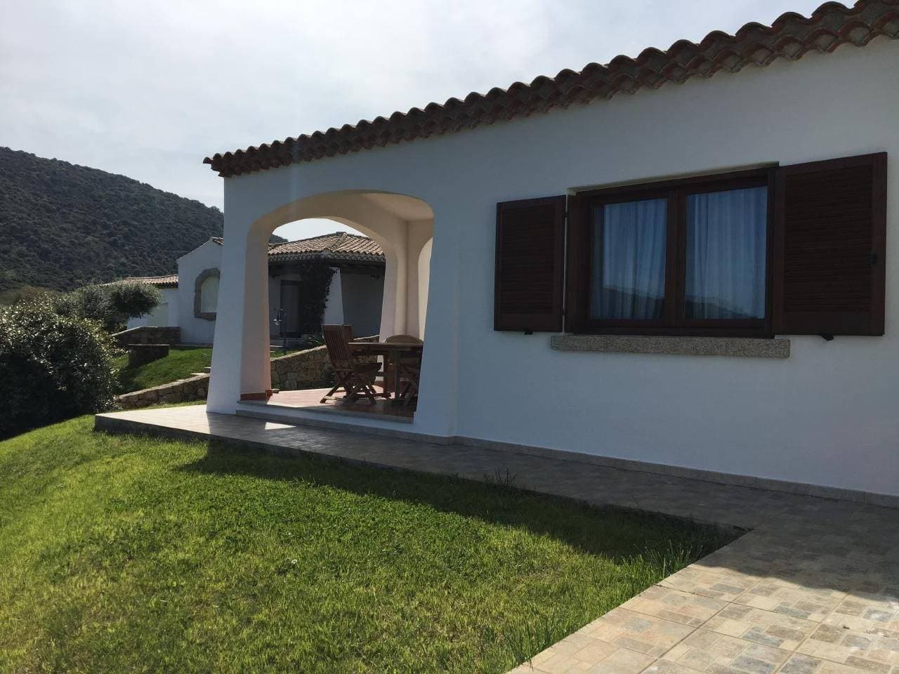 Foto 2 von 23: Villa mit gemeinsamem Pool und Meerblick