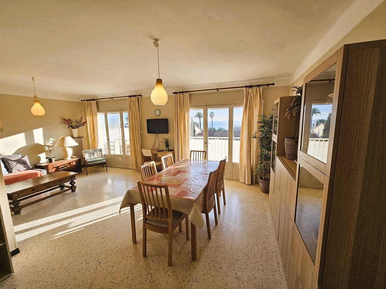 Foto 4 von 25: 200 m vom Strand entfernt, Apartment mit 2 Schlafzimmern und Terrasse mit Meerblick! Privater Parkplatz