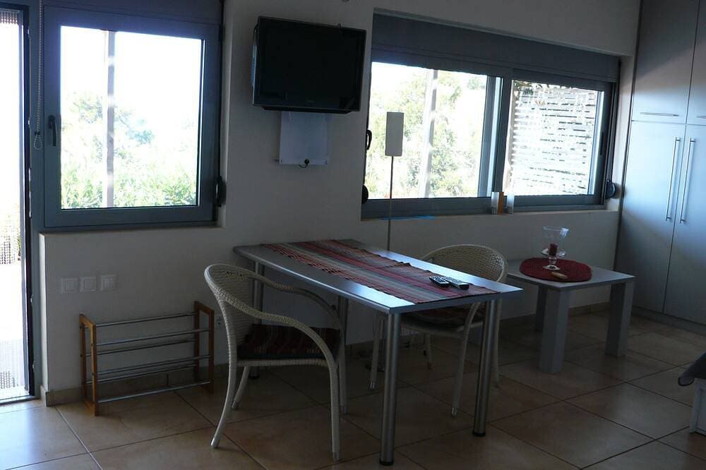 Foto 12 von 29: Villa-Studio in Ferma mit Meerblick, stilvoll, Strandnaehe, Terrasse, Garten