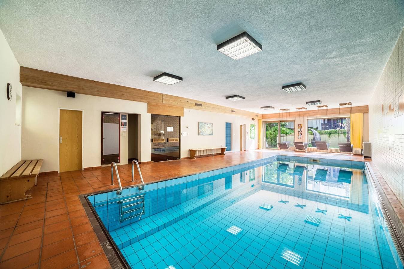 Foto 13 von 21: Ferienwohnung "Mignon 11" mit Bergblick, gemeinsamem beheizten Innenpool und WLAN