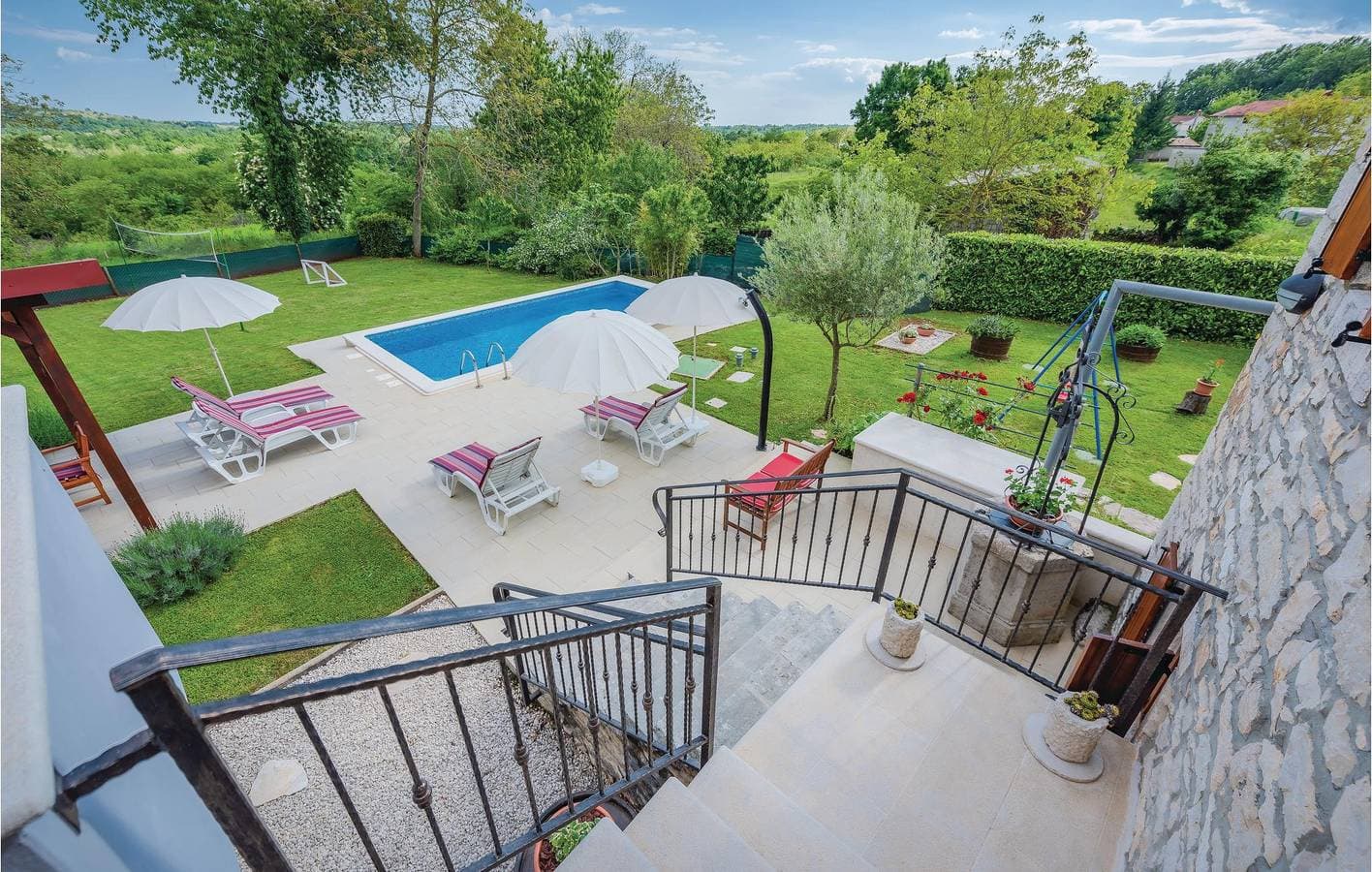 Foto 13 von 30: Charmante 68 m² große Wohnung mit Terrasse, Pool und Parkplatz
