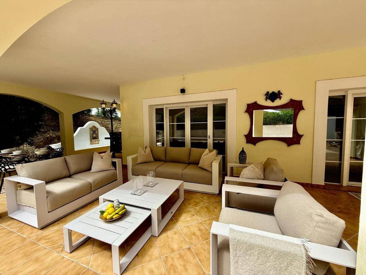 Foto 4 von 27: Three-Bedroom Villa