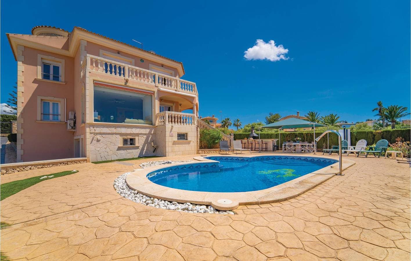 Foto 7 von 46: Apartment mit Meerblick, Pool und Küche