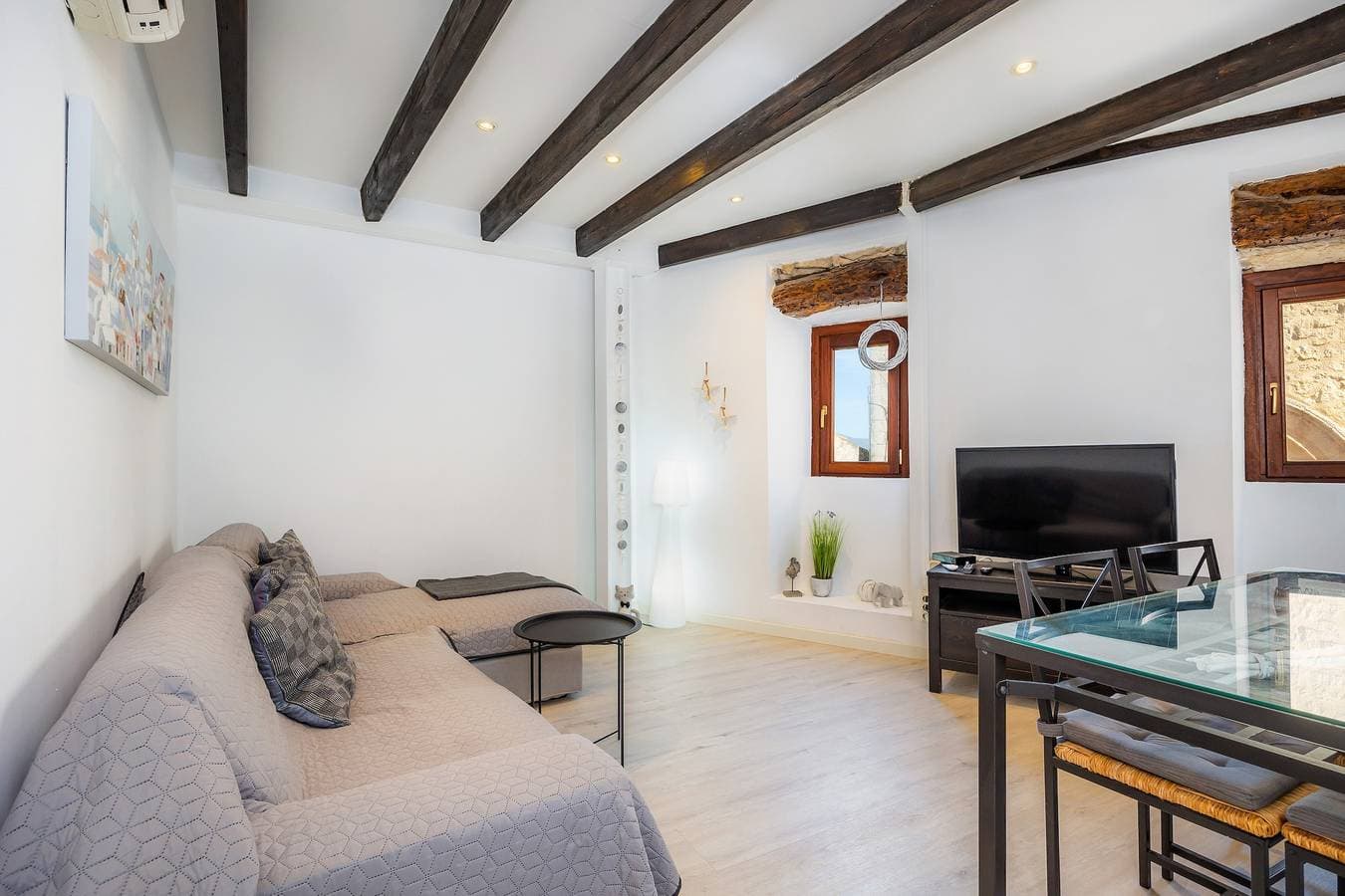Foto 3 von 23: Ferienwohnung 'Can Roses' mit privater Terrasse, WLAN und Klimaanlage