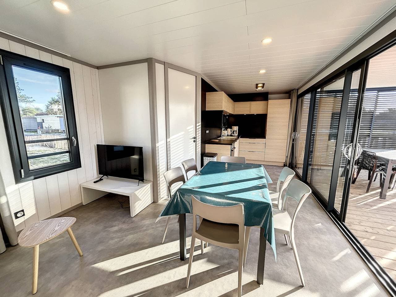 Foto 6 von 23: Luxus-Chalet mit Pool, WLAN, 6 Schlafplätze, Nähe Strand und Zentrum