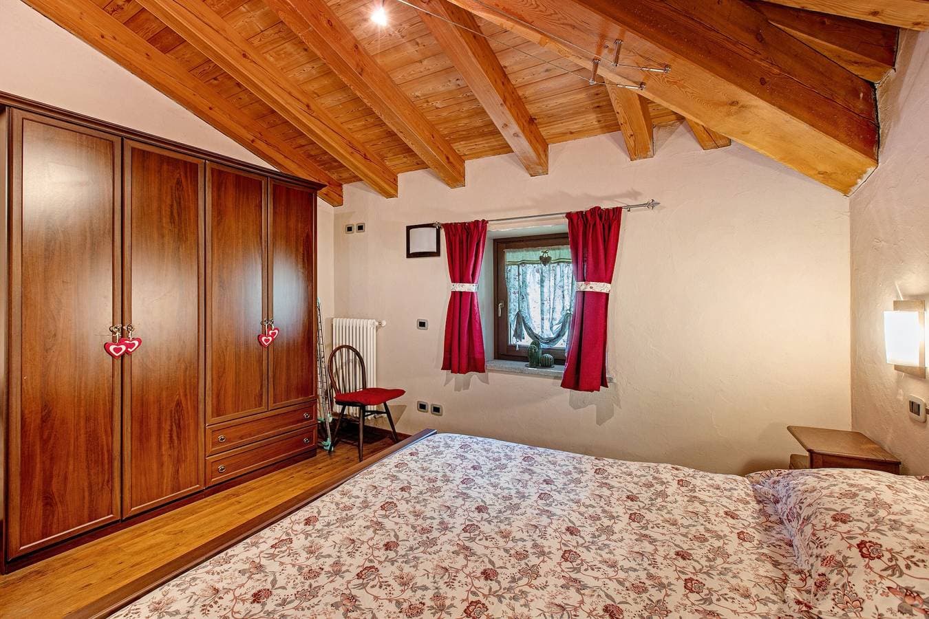 Foto 12 von 30: Ferienwohnung 'La Maison De Deni - Vista Montagna' mit Bergblick, Privatem Garten und WLAN