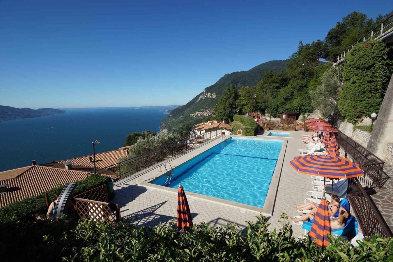 Ferienwohnung mit Seeblick und Pool 1