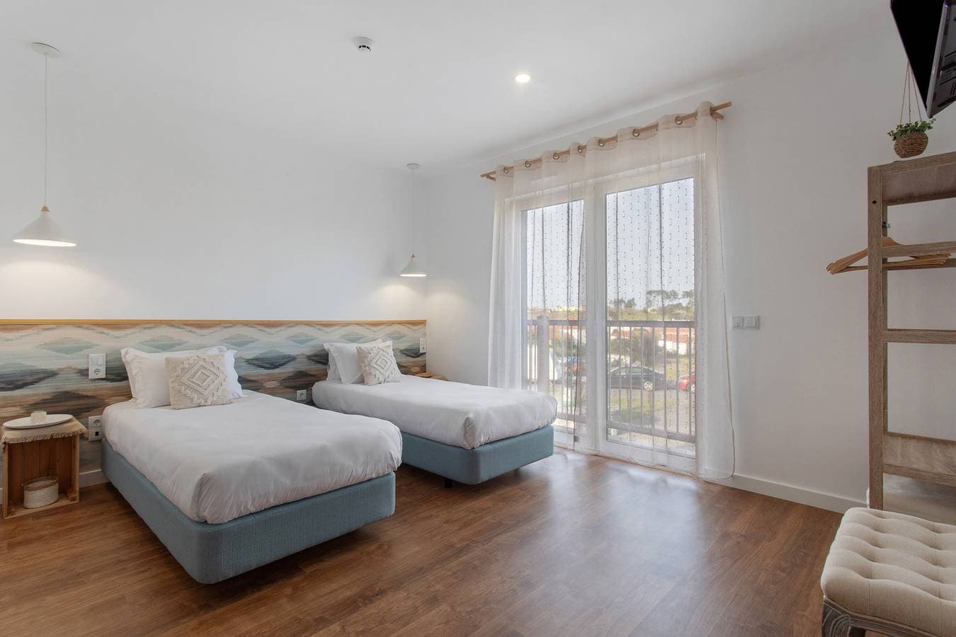 Foto 2 von 38: Zimmer 'Quinta Dos Raposos - Suite Água' mit Gemeinschaftspool, Terrasse und WLAN