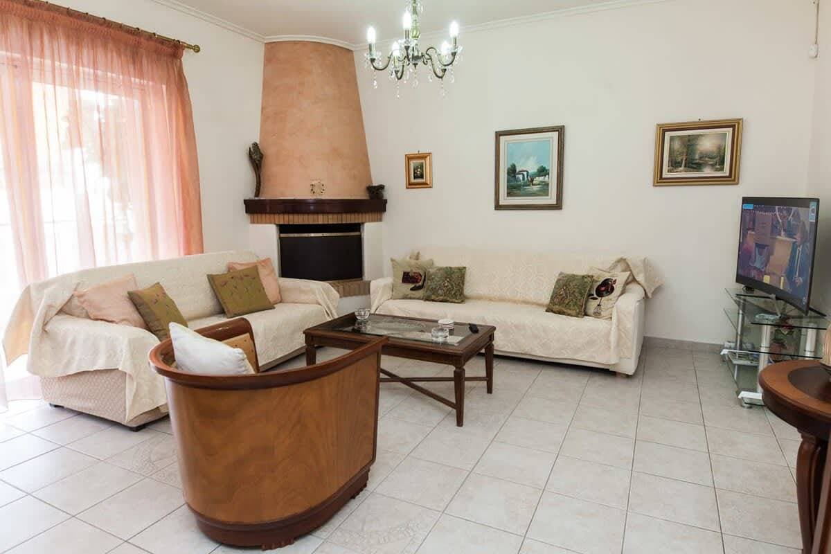 Foto 11 von 60: Sophisticated 2-Bedroom Retreat in Petroupoli